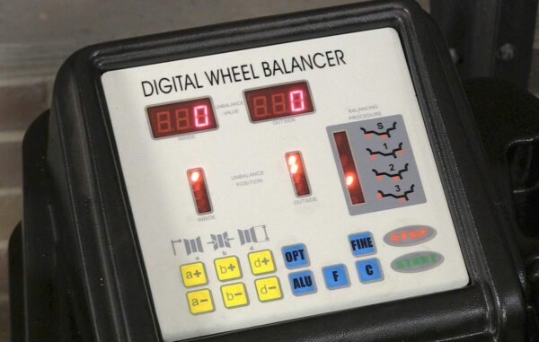Eastwood Professional Car Tire Balancer Machine | Electronic Wheel Balancing | Digital Machine Balance Tire | High Precision Automotive Tools | Tire Repair Kit | 1 Year Warranty Included - Image 5