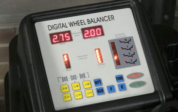 Eastwood Professional Car Tire Balancer Machine | Electronic Wheel Balancing | Digital Machine Balance Tire | High Precision Automotive Tools | Tire Repair Kit | 1 Year Warranty Included - Image 4