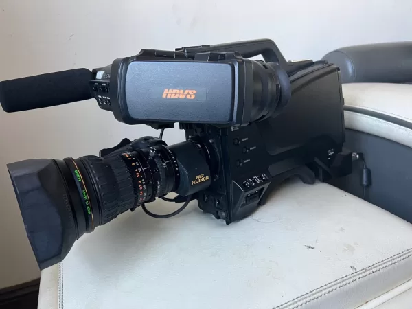 Sony HXC-D70K CMOS HD Camera with Viewfinder and Fujinon ZA17x Lens w/ 2x Ext.