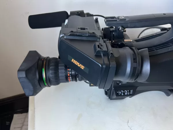 Sony HXC-D70K CMOS HD Camera with Viewfinder and Fujinon ZA17x Lens w/ 2x Ext.